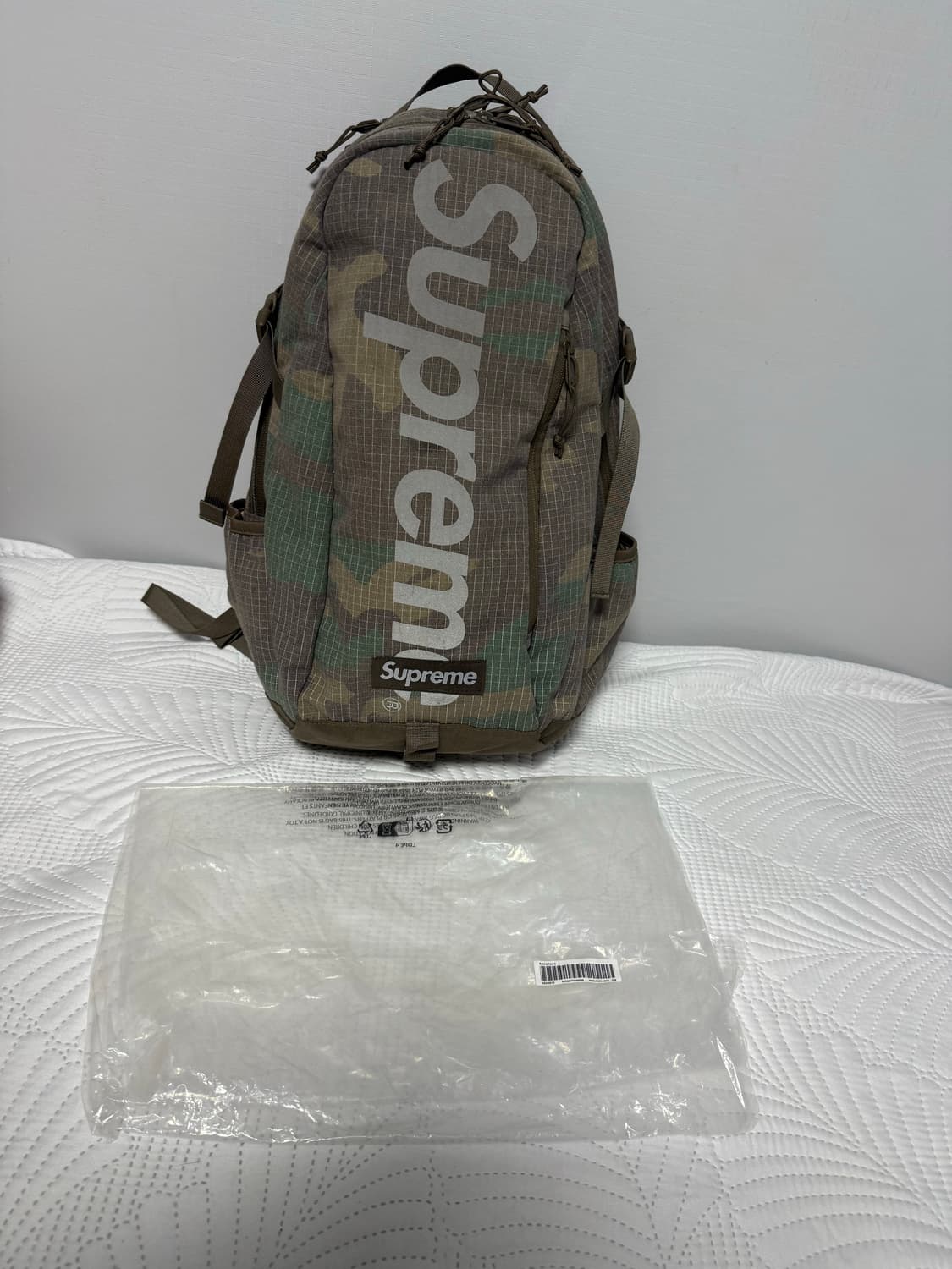 슈프림 백팩 우드랜드 카모 - 24SS 상품이미지1