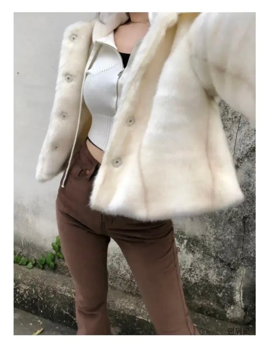 화이트 크롭 퍼자켓 상품이미지8