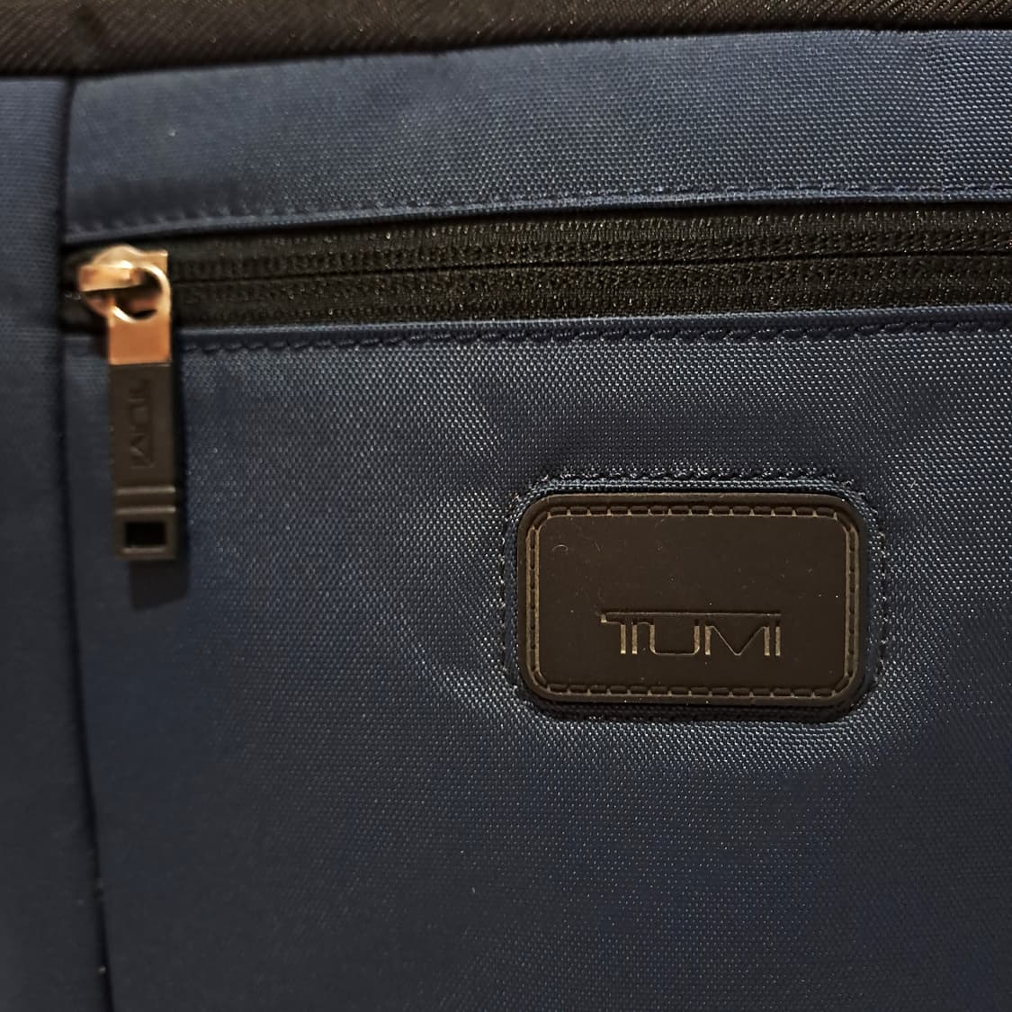 (택포) 투미 확장형 크로스백 B377 상품이미지3