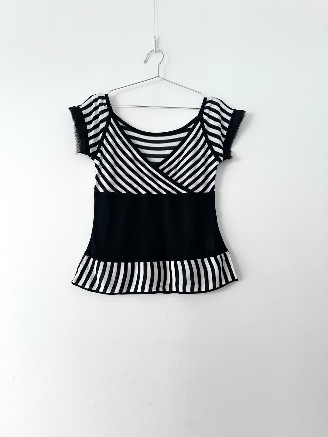 Fly shoulder stripe top 상품이미지1