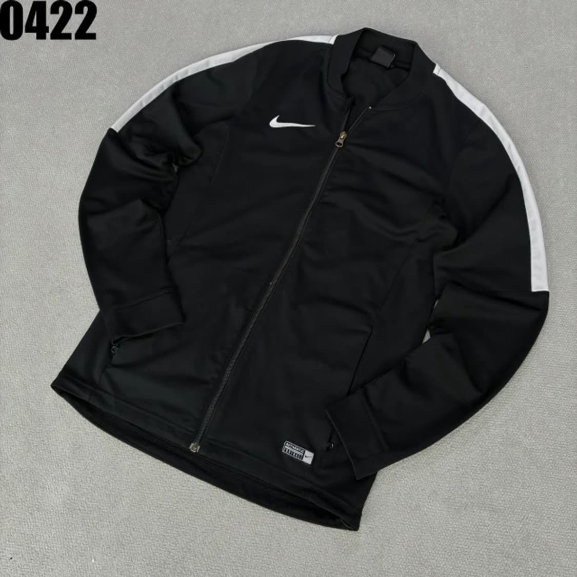 나이키 블랙/화이트 트레이닝 트랙 자켓 s 상품이미지1