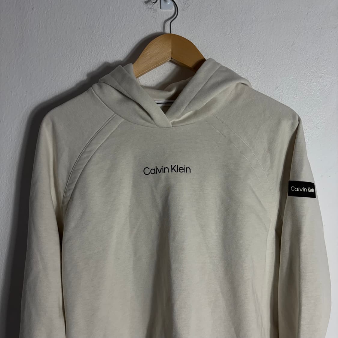 캘빈클라인 아이보리 후드티(M) 상품이미지3
