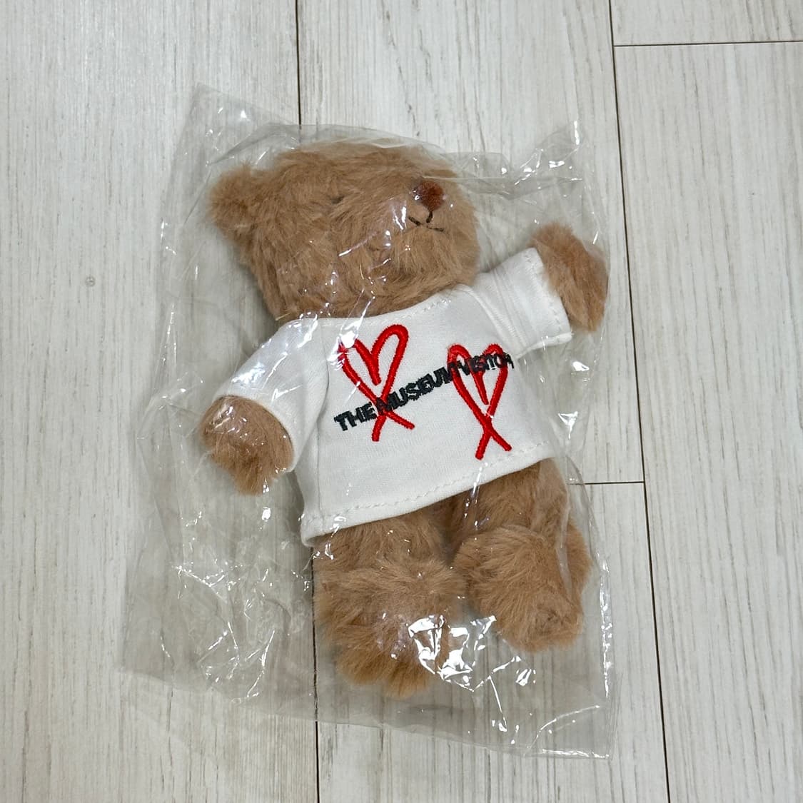 더뮤지엄비지터 키링 상품이미지1