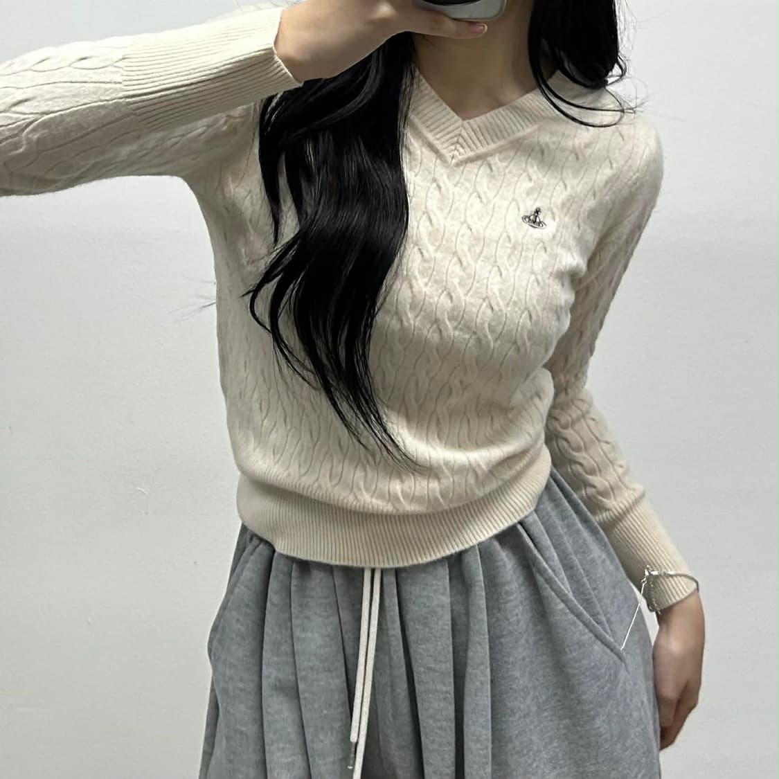 비비안웨스트 레드라벨 걸즈 케이블 브이넥 니트(00) 상품이미지2