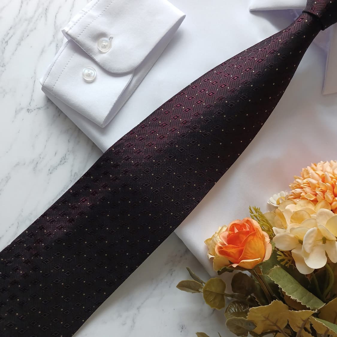 휴고보스 실크 와인 패턴 넥타이 9cm A+등급 E870
 상품이미지5