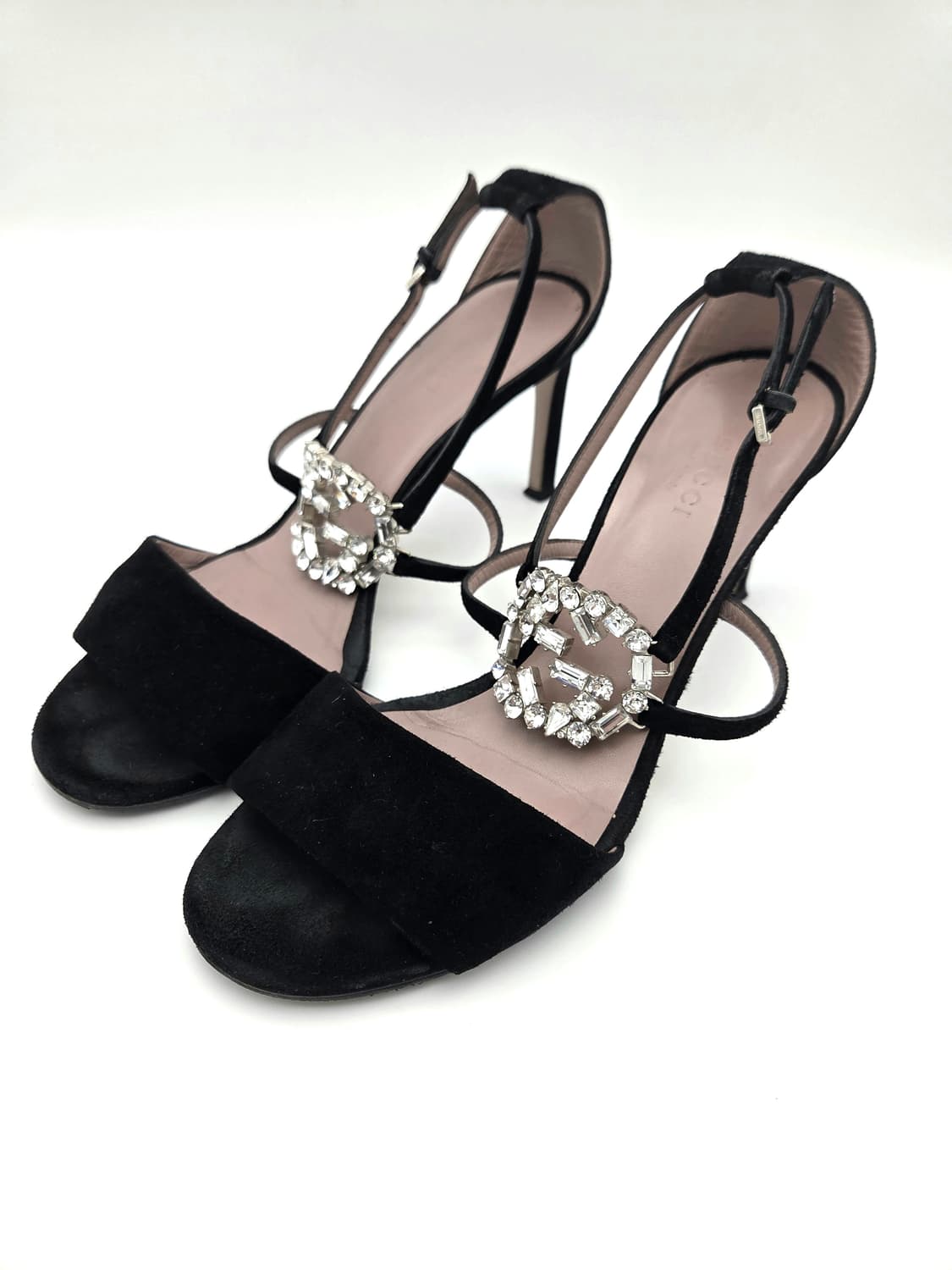 구찌GG 블랙 스웨이드 크리스탈 앵클스트랩 샌들 힐 37반 상품이미지1