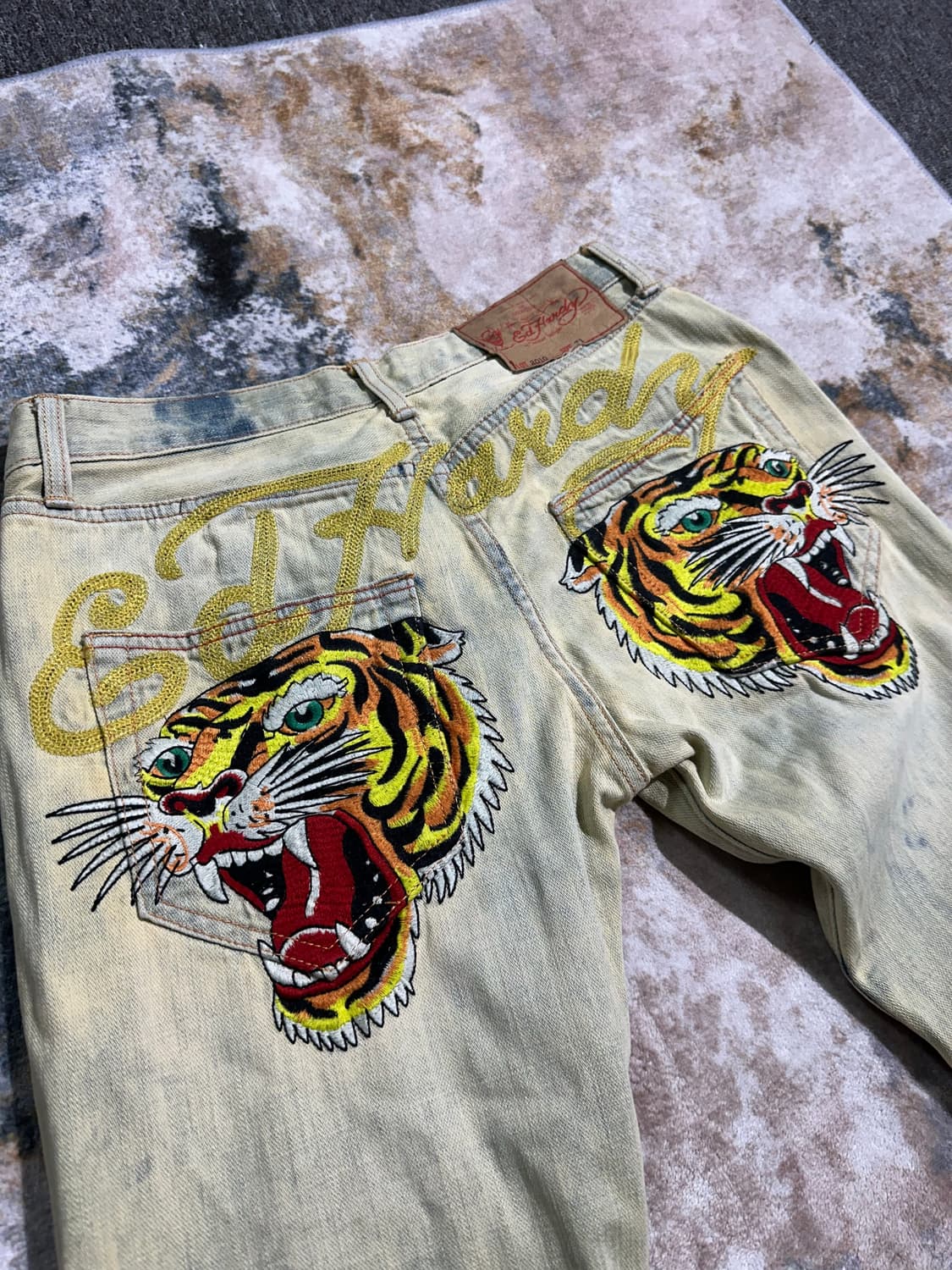 Ed Hardy 타이거 자수 워싱 데님 팬츠 상품이미지1