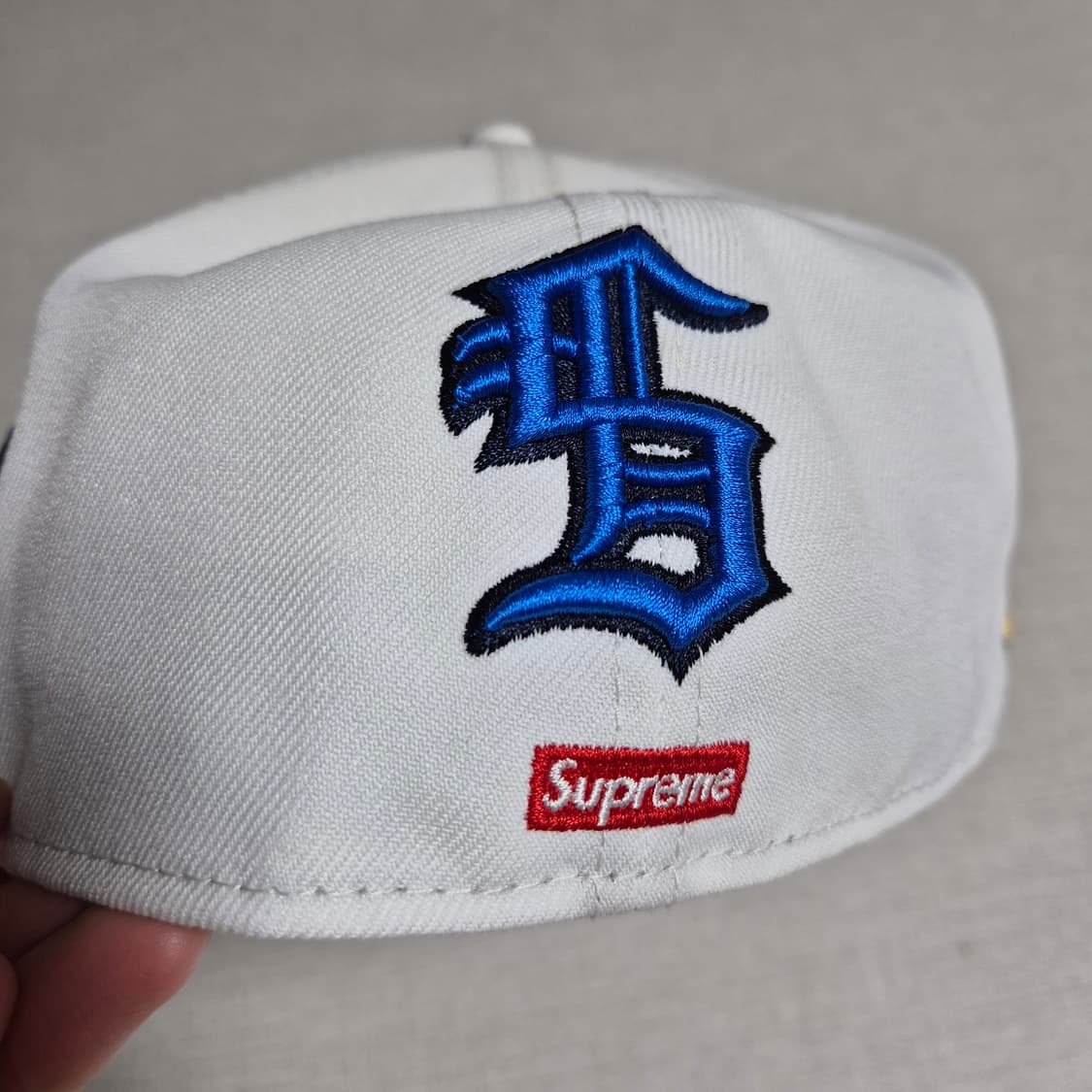 슈프림 멀티로고 s 뉴에라 스냅백 화이트 상품이미지5