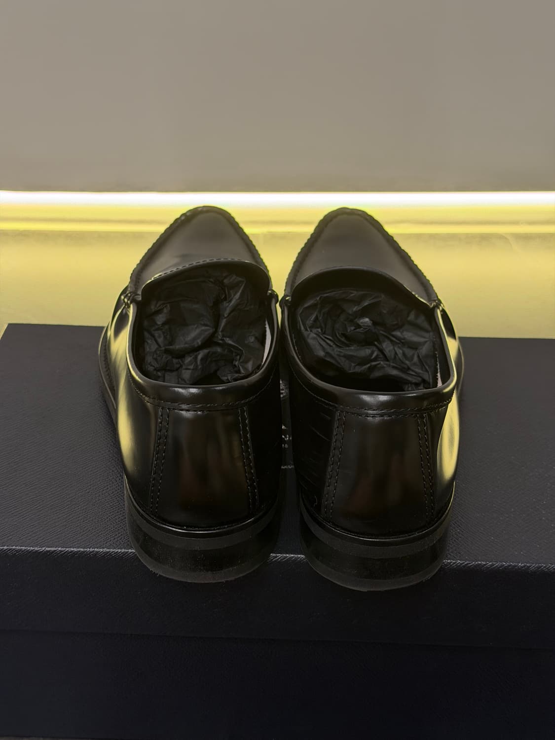 프라다 PRADA 브러쉬드 가죽 로퍼 상품이미지4