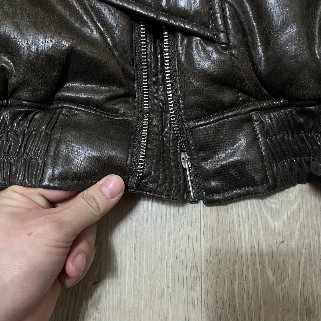 로맨틱크라운 레더 가죽 봄버 패딩 S/90  상품이미지4