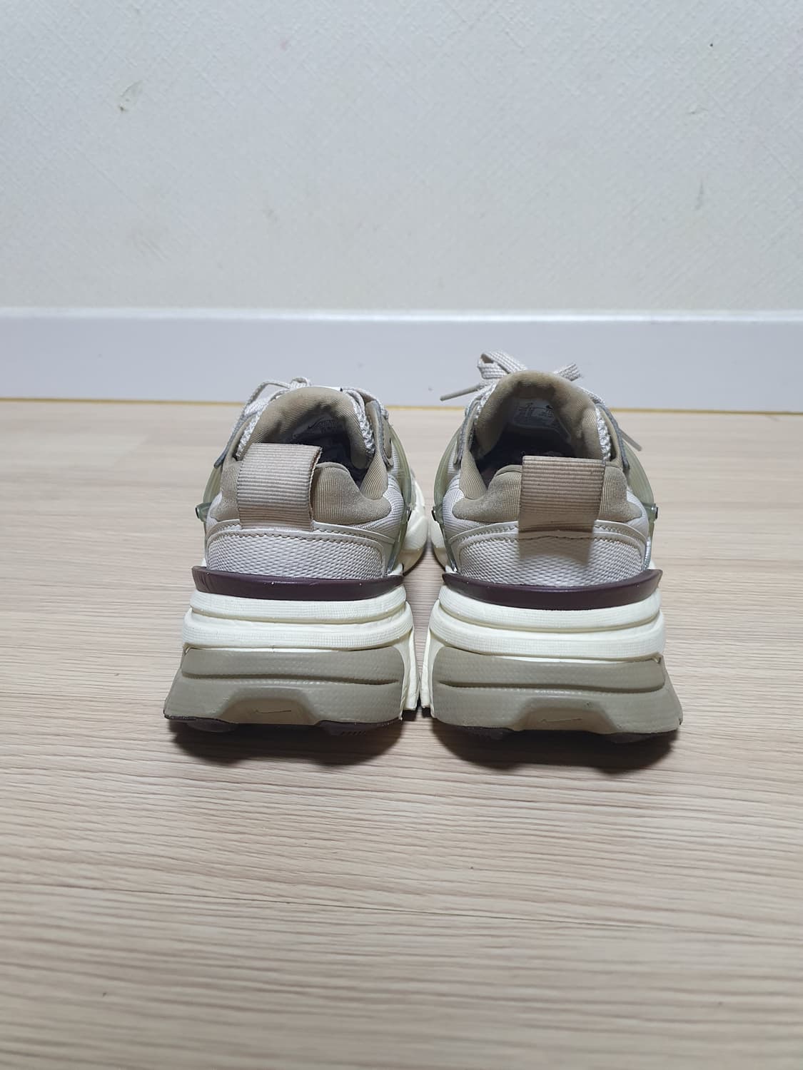 나이키 v2k 런 운동화 240 상품이미지5