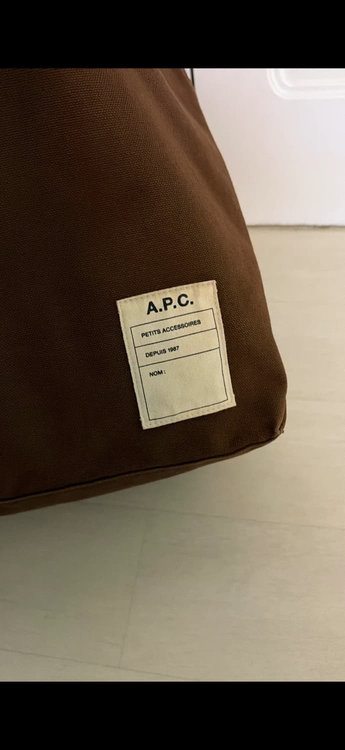 아페쎄 타이즈 캔버스 토트백 브라운 정품 상품이미지3