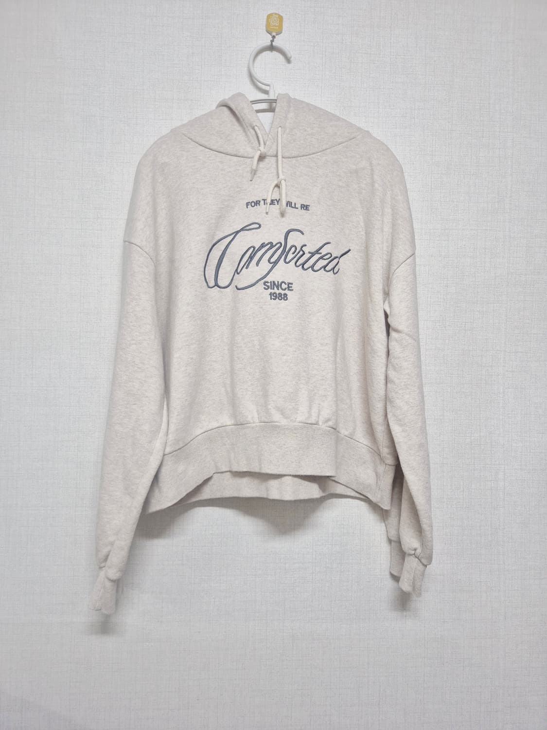 아이보리 후드티 상품이미지1