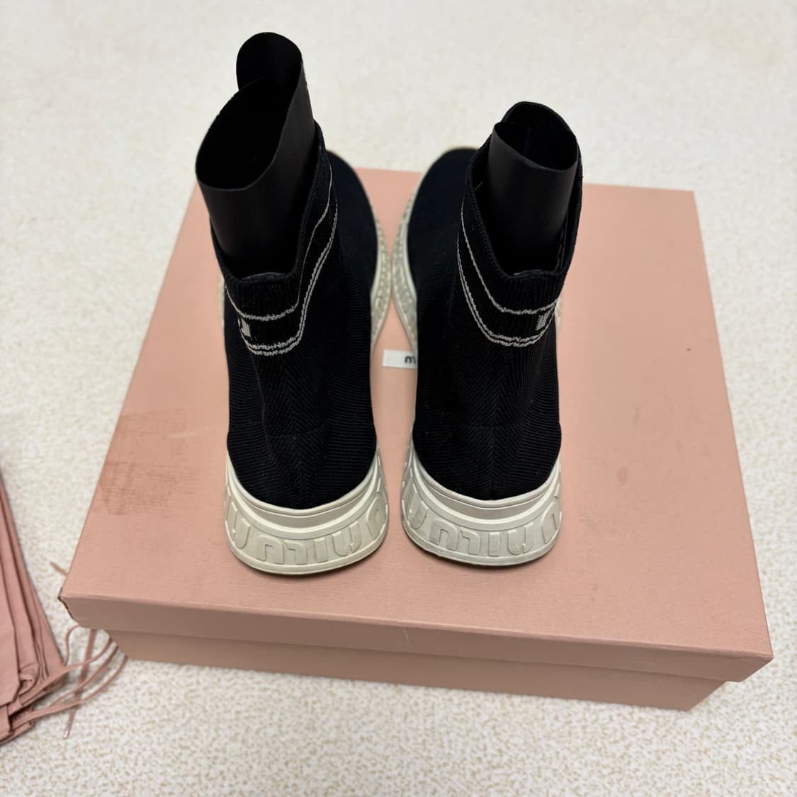 미우미우 니트 삭스 하이탑 스니커즈 상품이미지4