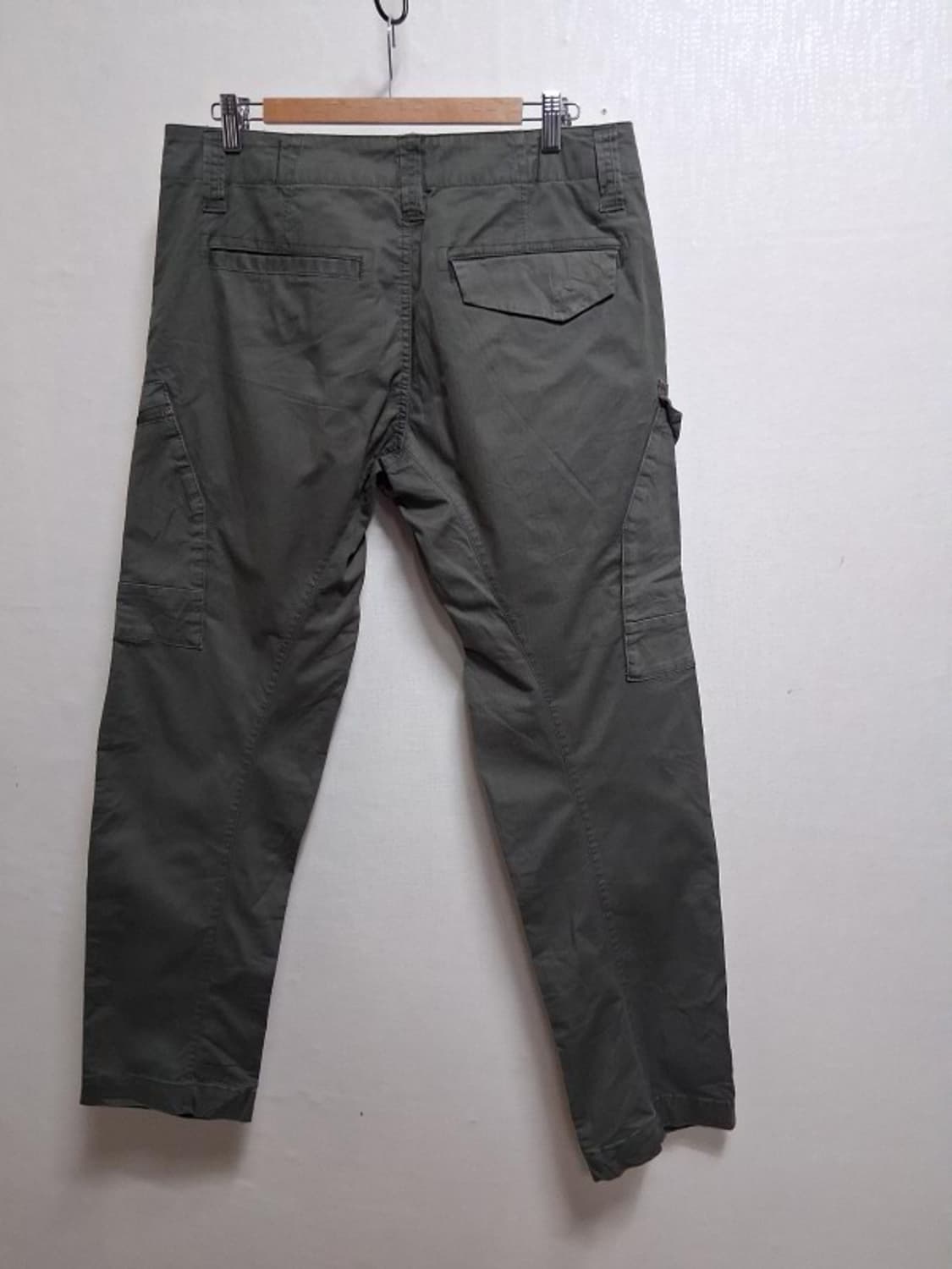 GENBA 남성  카키색 카고팬츠

미착새옷 34 35 상품이미지2