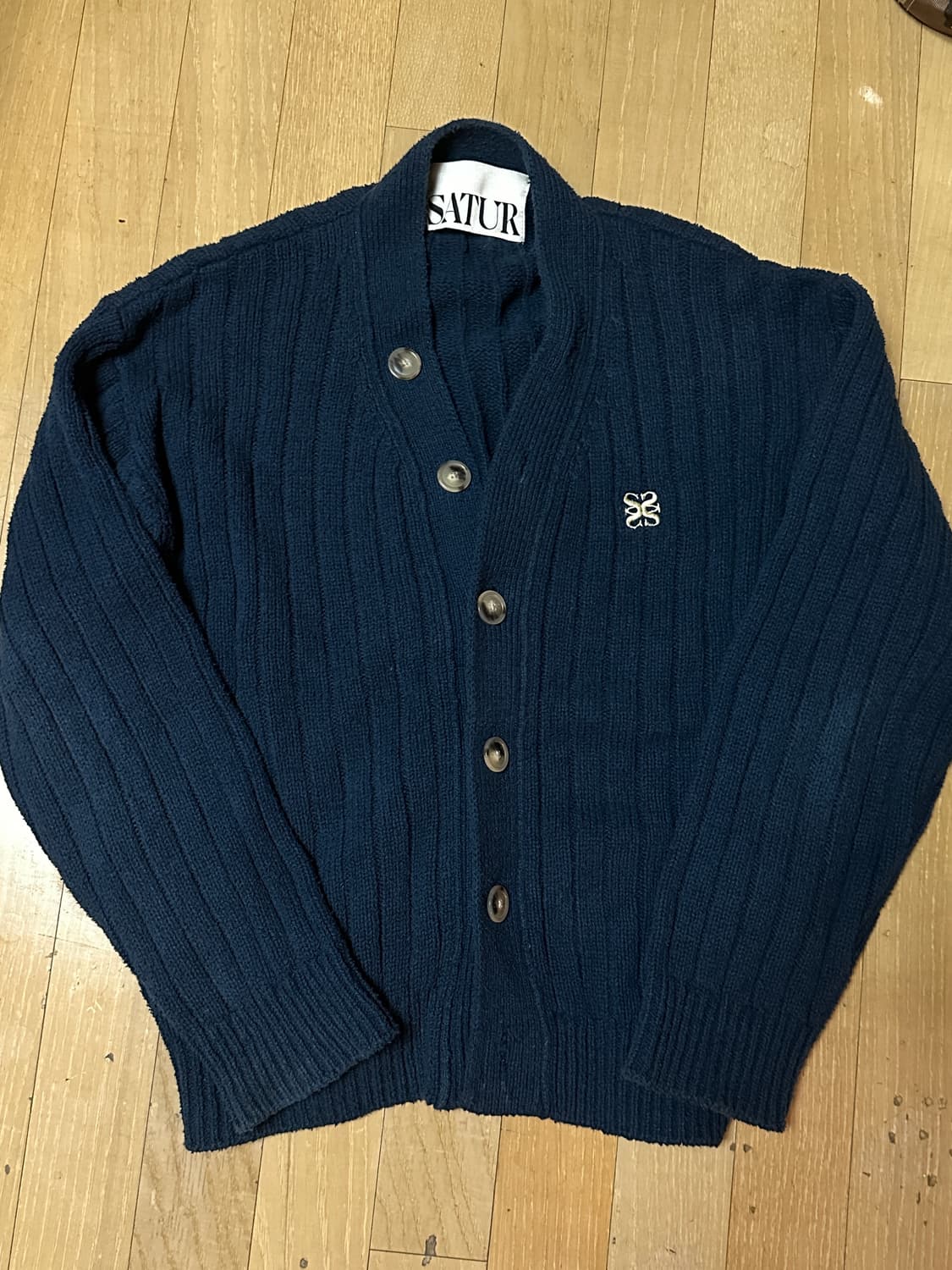 파로 오버 사이즈 부클 가디건 네이비 피오니 상품이미지3