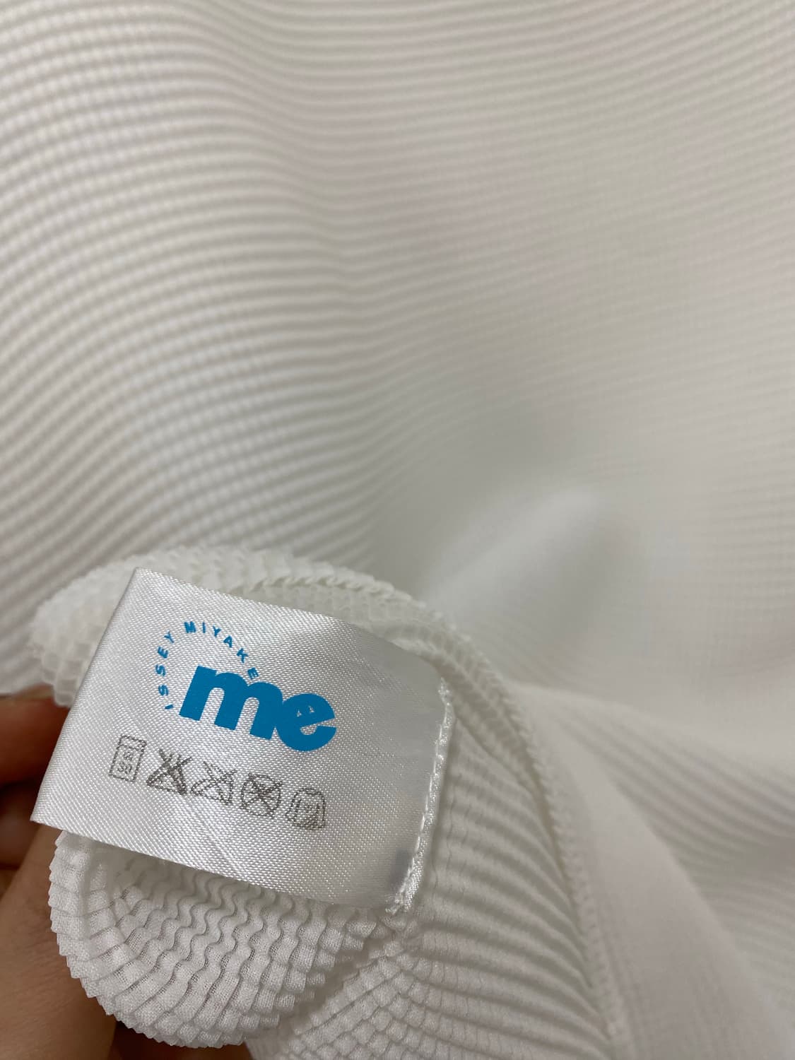 Issey Miyake me 화이트 플리츠T 상품이미지6