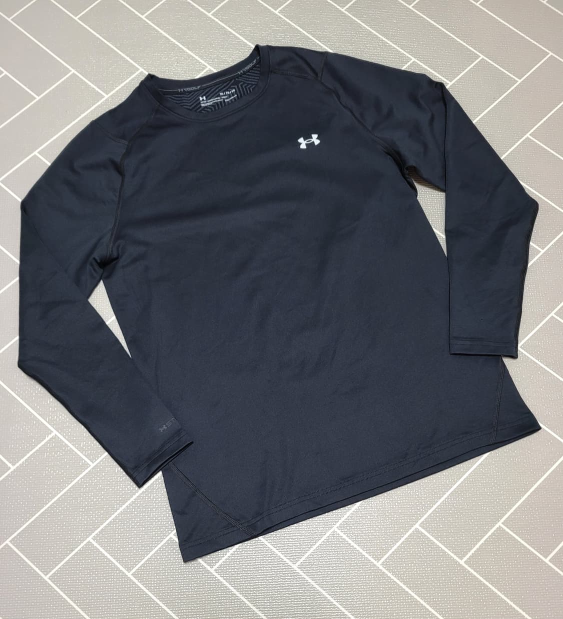언더아머 골프 히트기어 피티드 롱슬리브 블랙 긴팔티 XL 상품이미지1