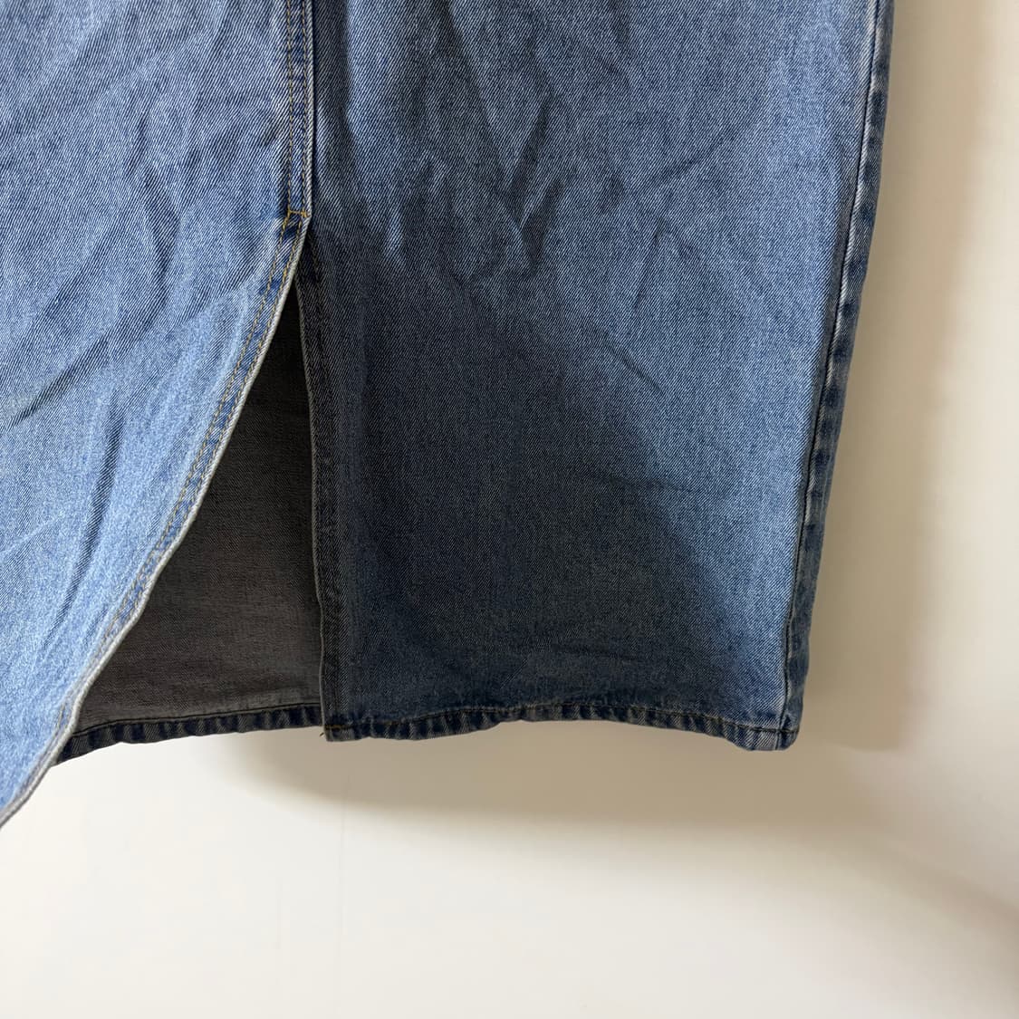 새상품 데님 미디 뒷트임 스커트 M 상품이미지5