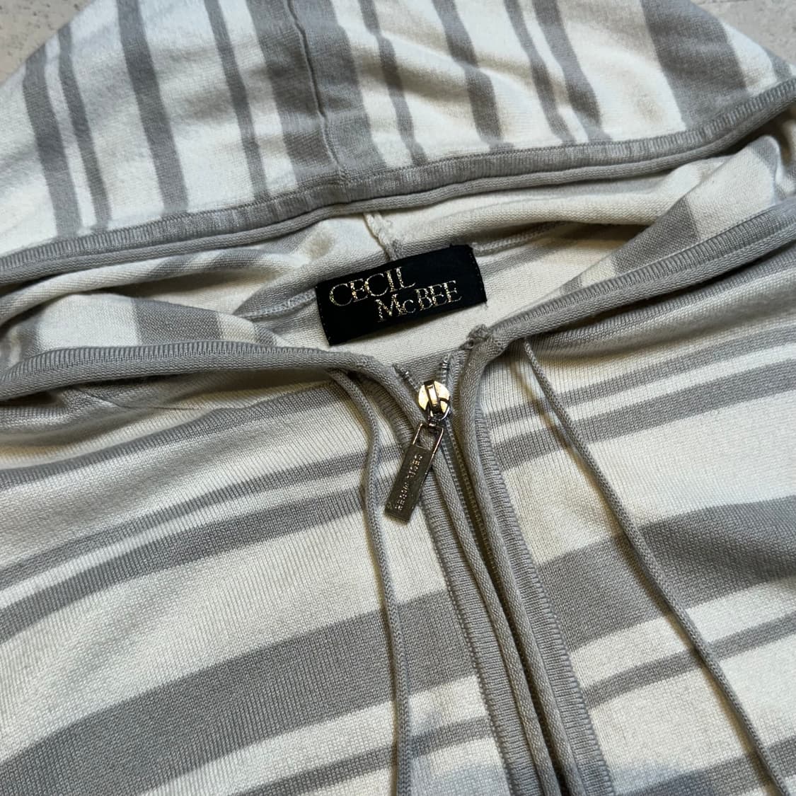 Cecil Mcbee 스트라이프 후드 원피스 집업 상품이미지7