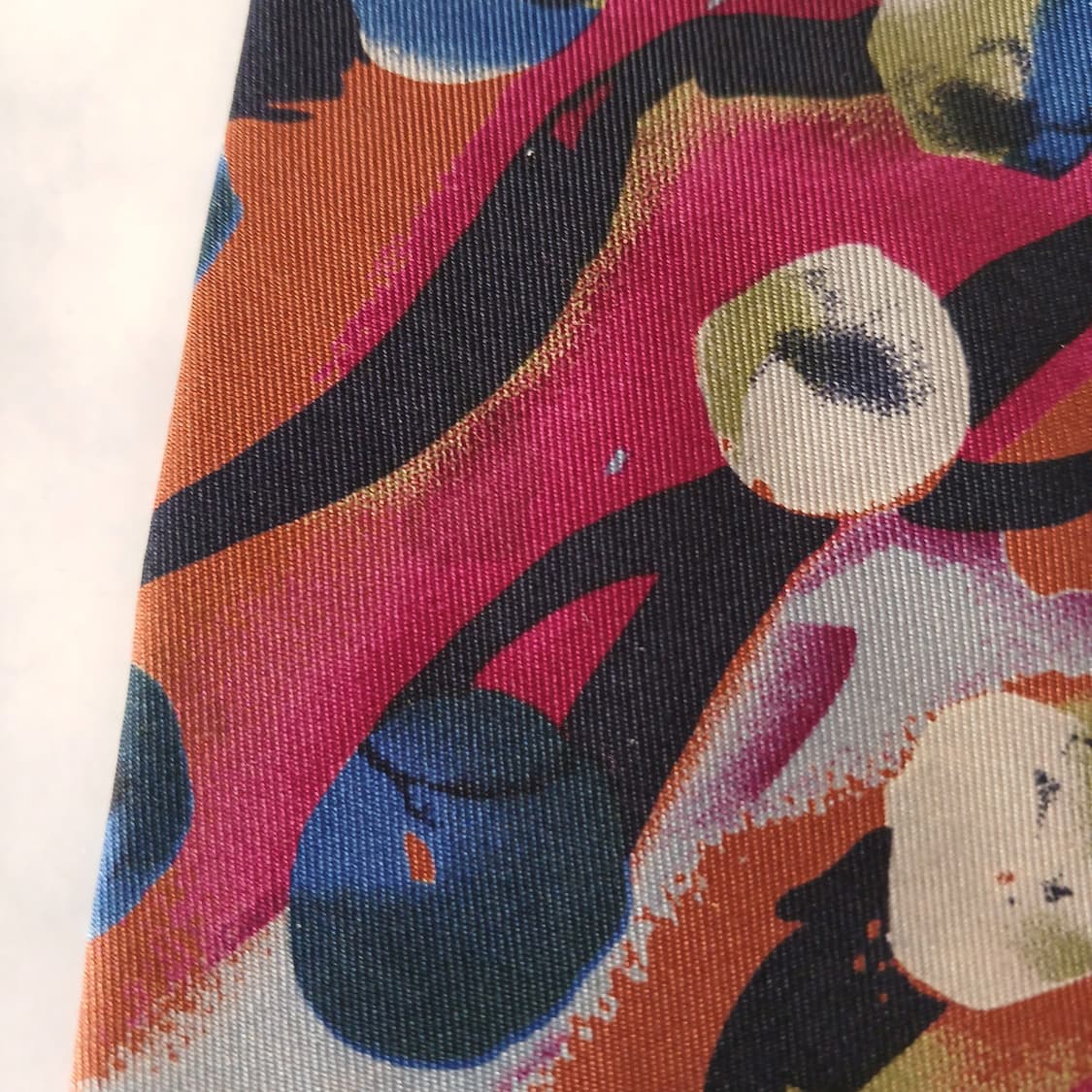 웅가로 실크 오렌지 아트워크 패턴 넥타이 9cm B등급 A19199
 상품이미지8