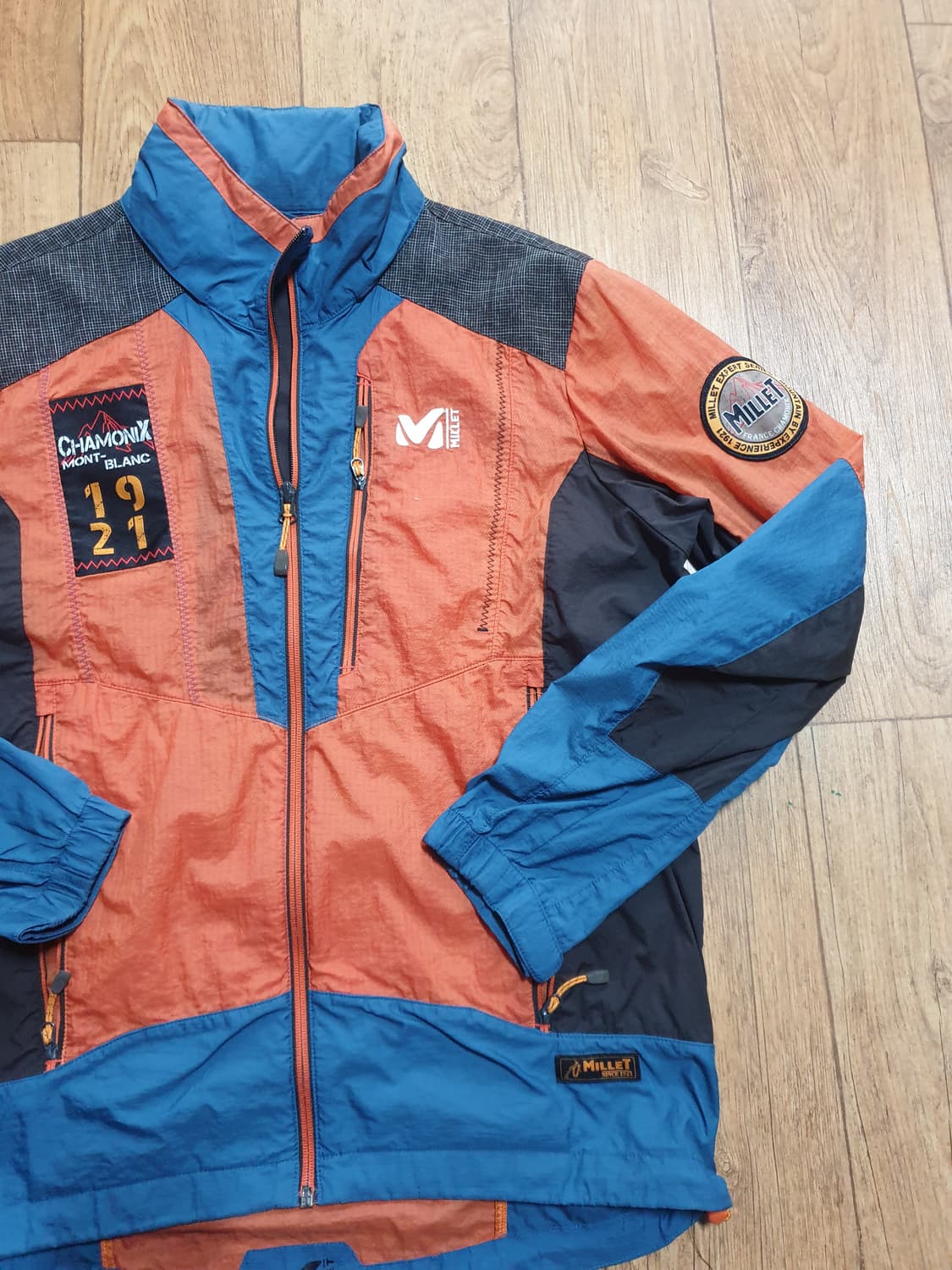 1117 밀레 아웃도어 바람막이 95 사이즈입니다 상품이미지3