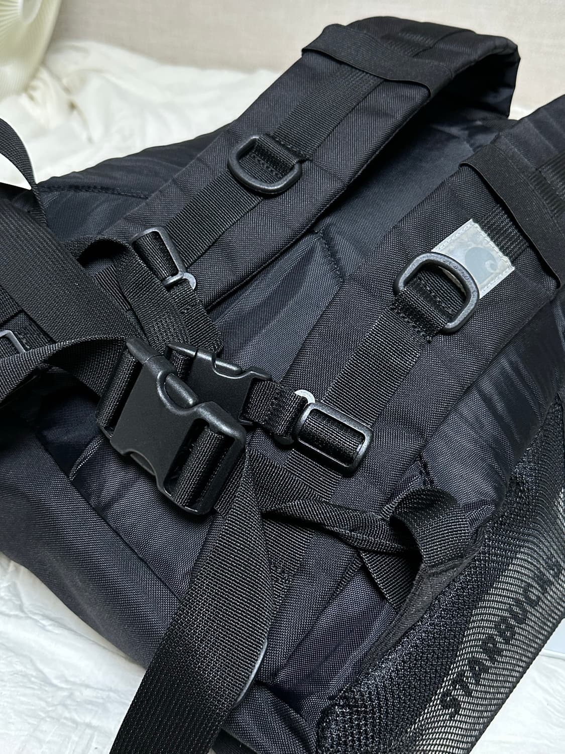 칼하트 WIP 킥플립 백팩 리플랙티브 블랙 백팩 상품이미지4
