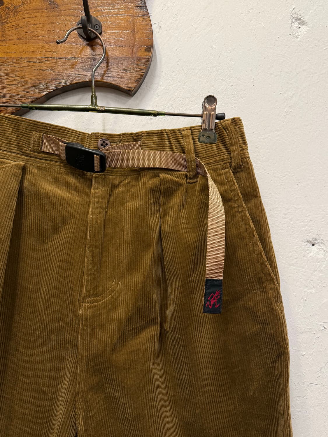 27) GRAMICCI Brown Corduroy Pants 상품이미지1