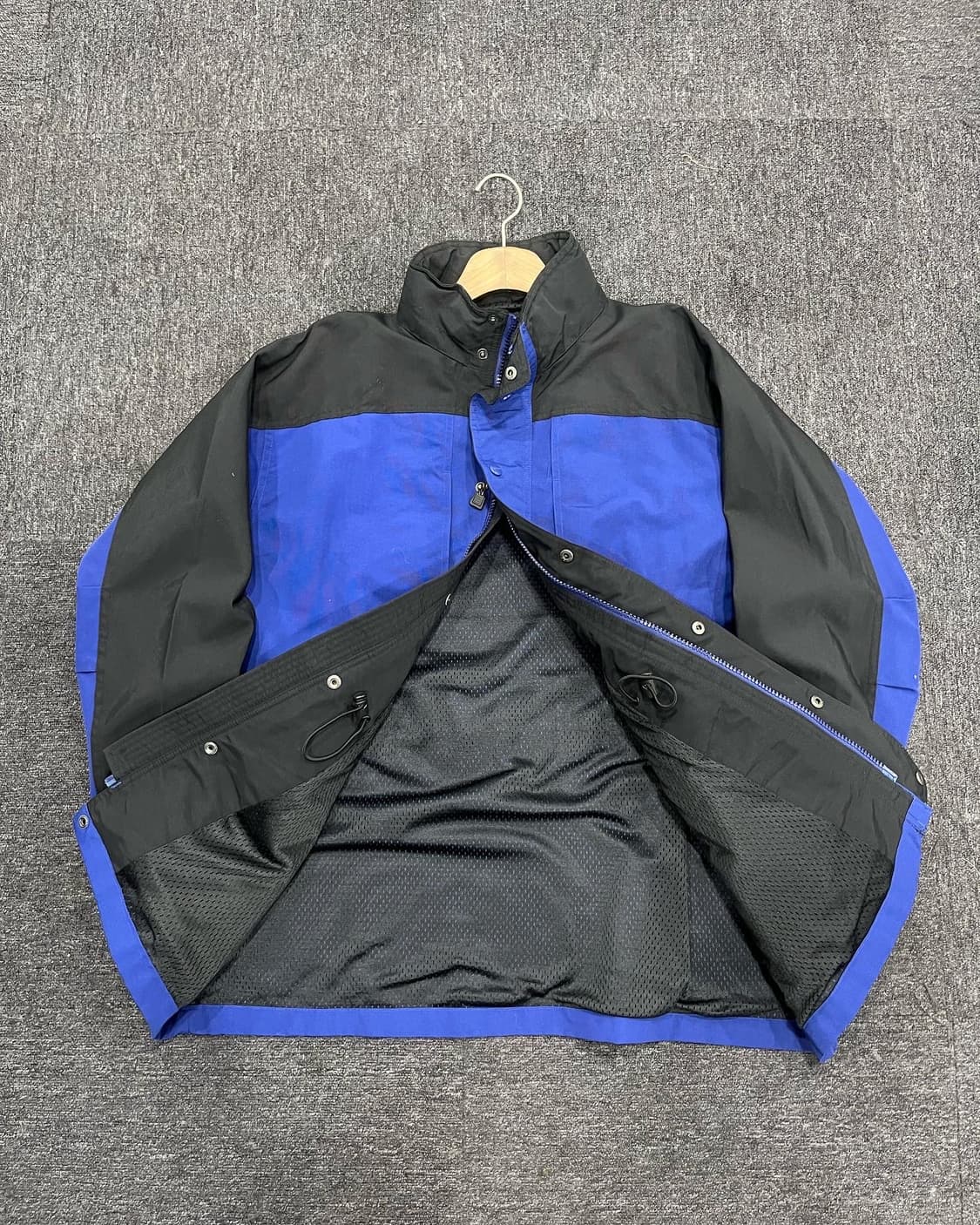 칼하트 바람막이 상품이미지3