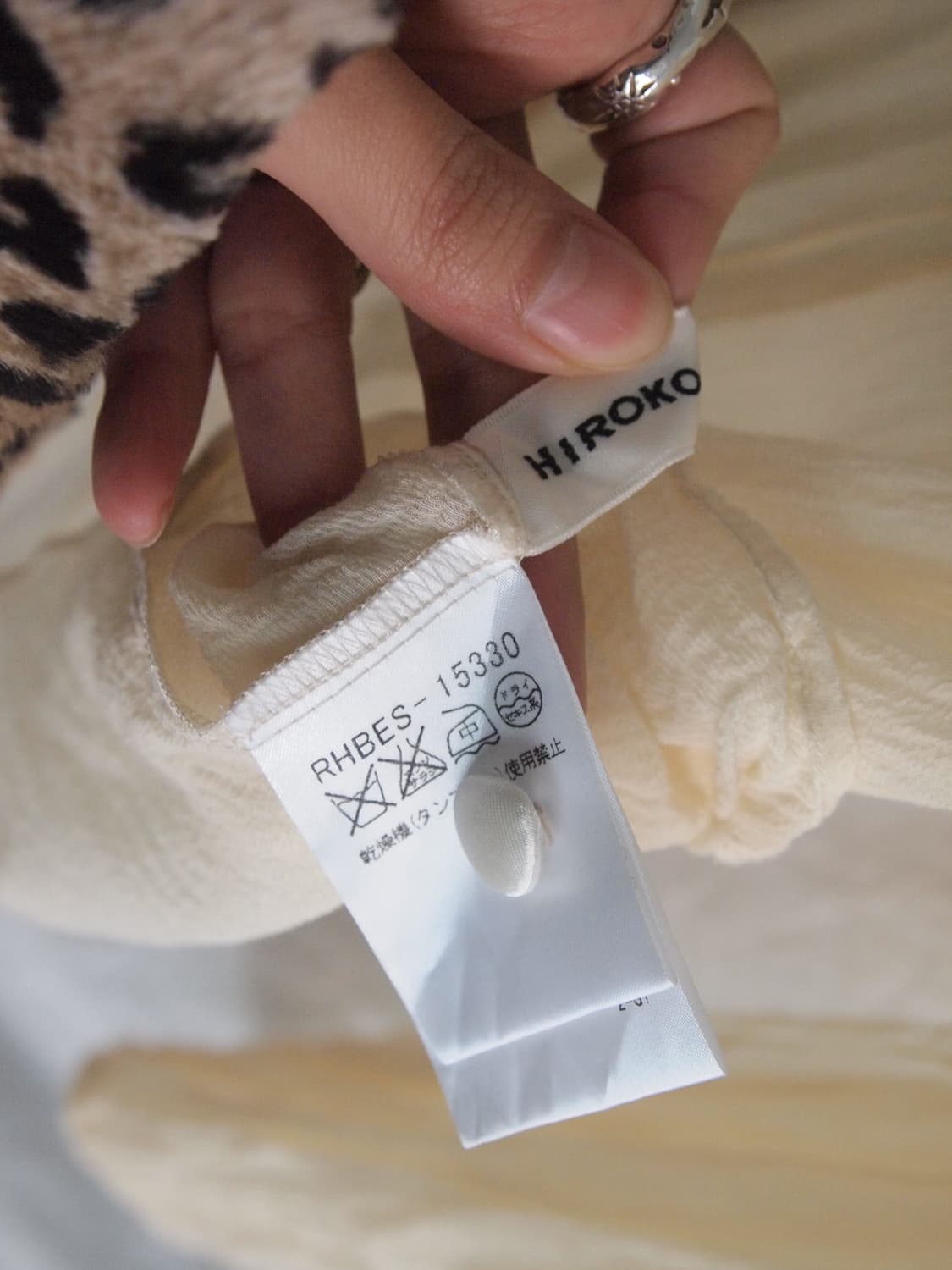 히로코 코시노 실크 플리츠 블라우스 상품이미지6