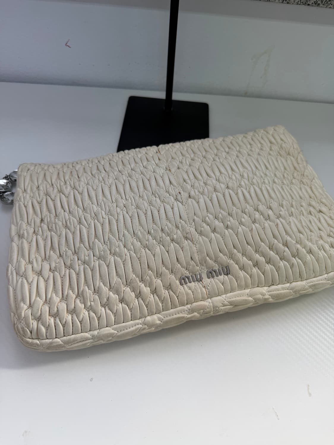 정품) 미우미우 크리스탈 마테라쎄 나파가죽 숄더백 상품이미지5