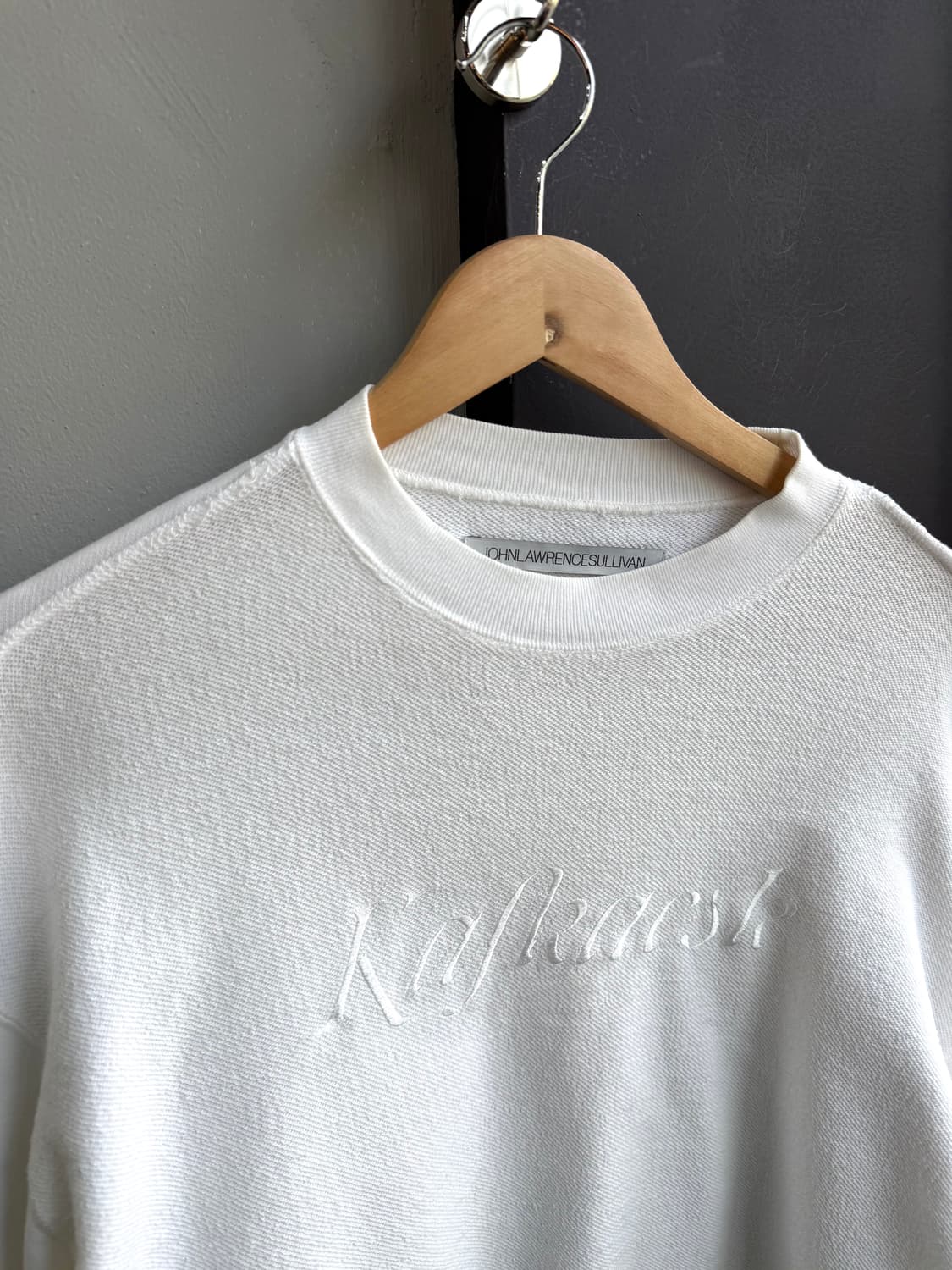 존로렌스 설리반 크롭 니팅 맨투맨 상품이미지3