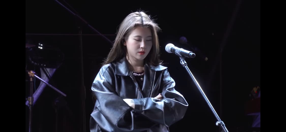 백예린 더와르 레더 자켓 상품이미지1