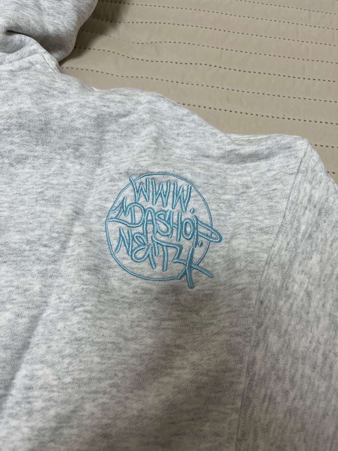 [L] IDA 아이디에이 로고 후드 집업 그레이 새상품 상품이미지7