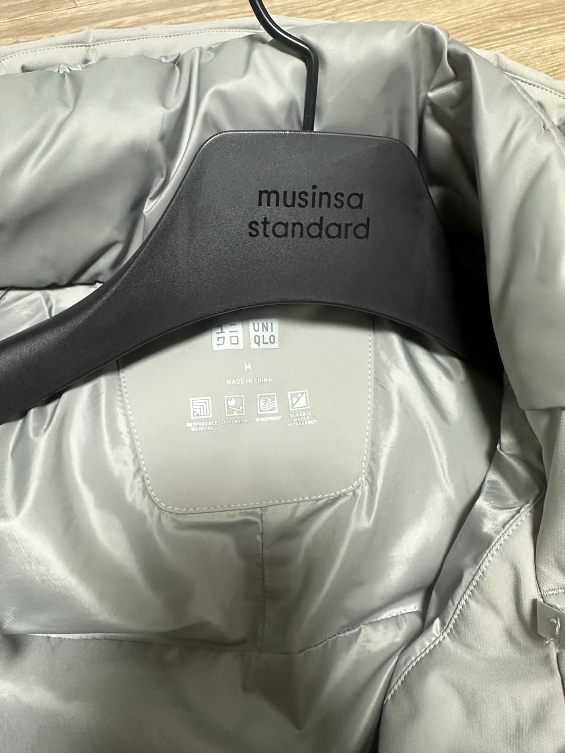 유니클로 심리스 다운파카 m 팝니다 상품이미지3