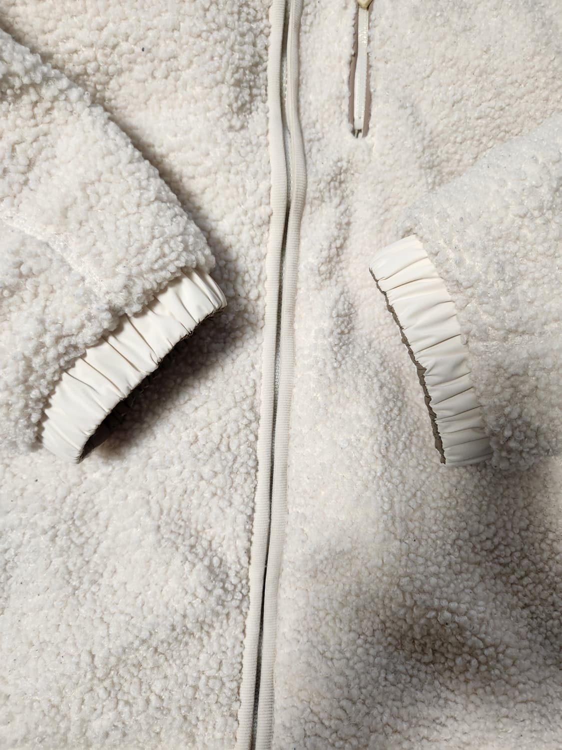 몽벨 리버시블 플리스 양면 점퍼 사이즈105(xl)

여러 중고사이트에도 상품이미지4