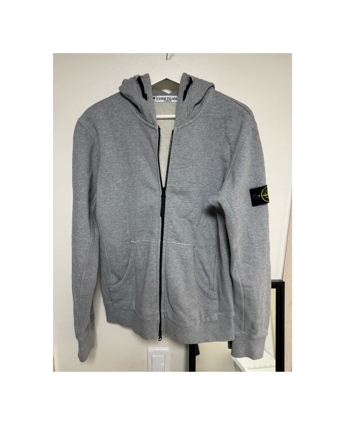 스톤아일랜드 후드집업 상품이미지1