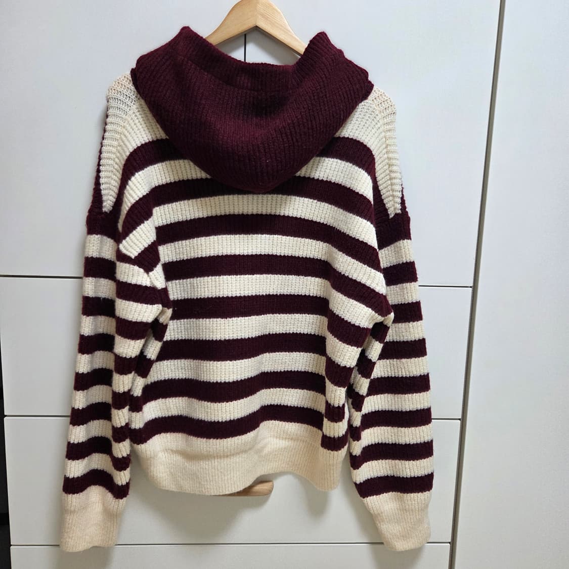 (실착2회) 후드 니트 버건디 스트라이프 오버핏 상품이미지2