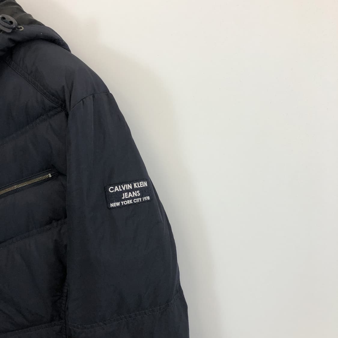 ck 캘빈클라인 와펜로고 덕다운패딩 XL  상품이미지2