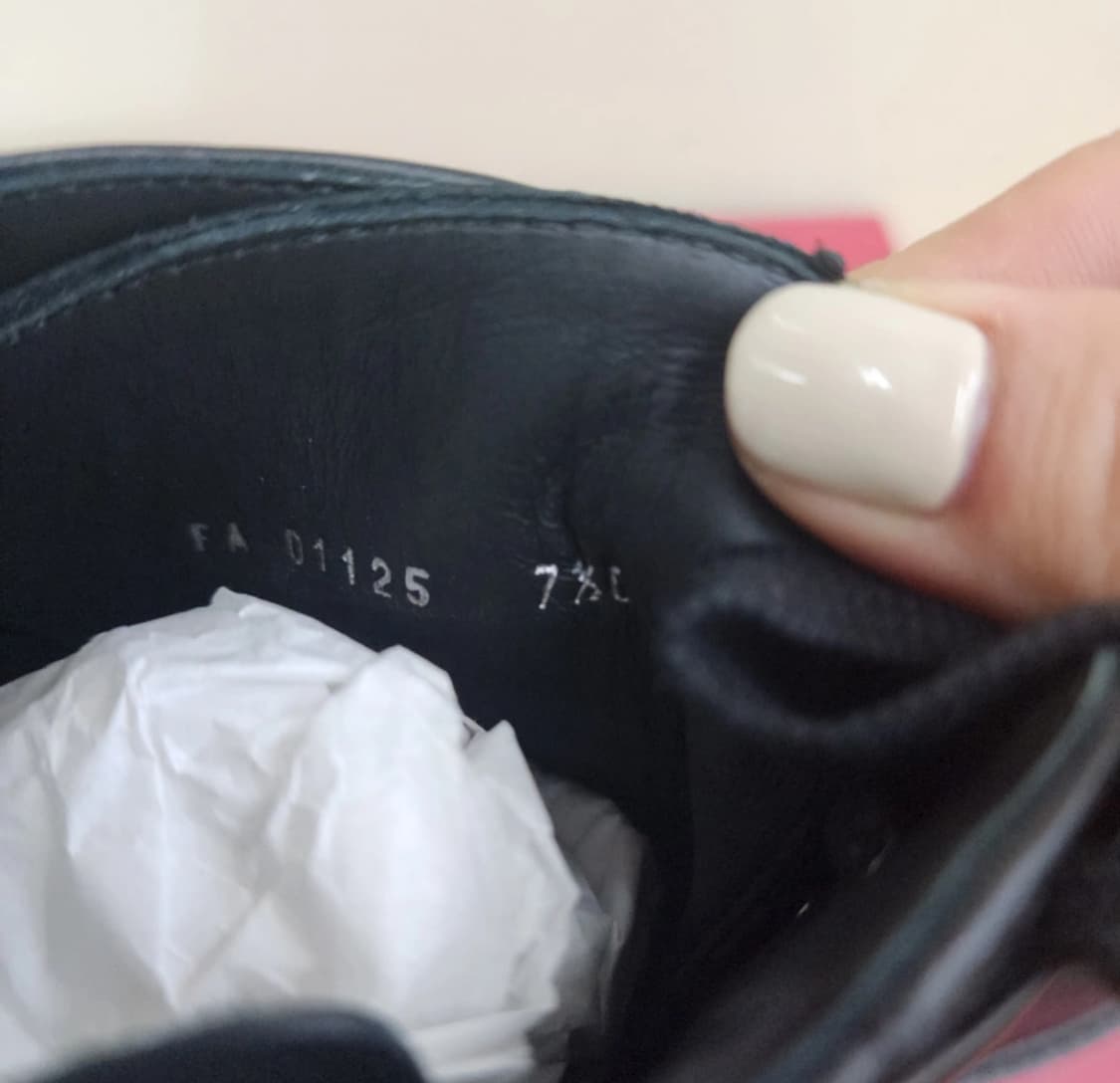 페라가모 스터드 지퍼부츠 37.5 상품이미지3