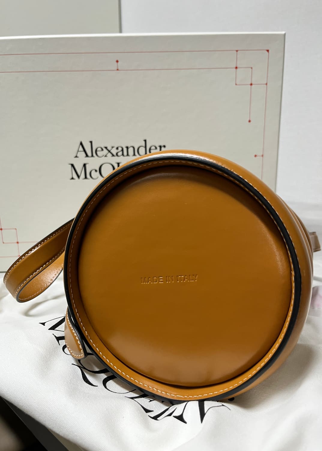 알렉산더 맥퀸 커브백 브라운 새상품급 상품이미지3
