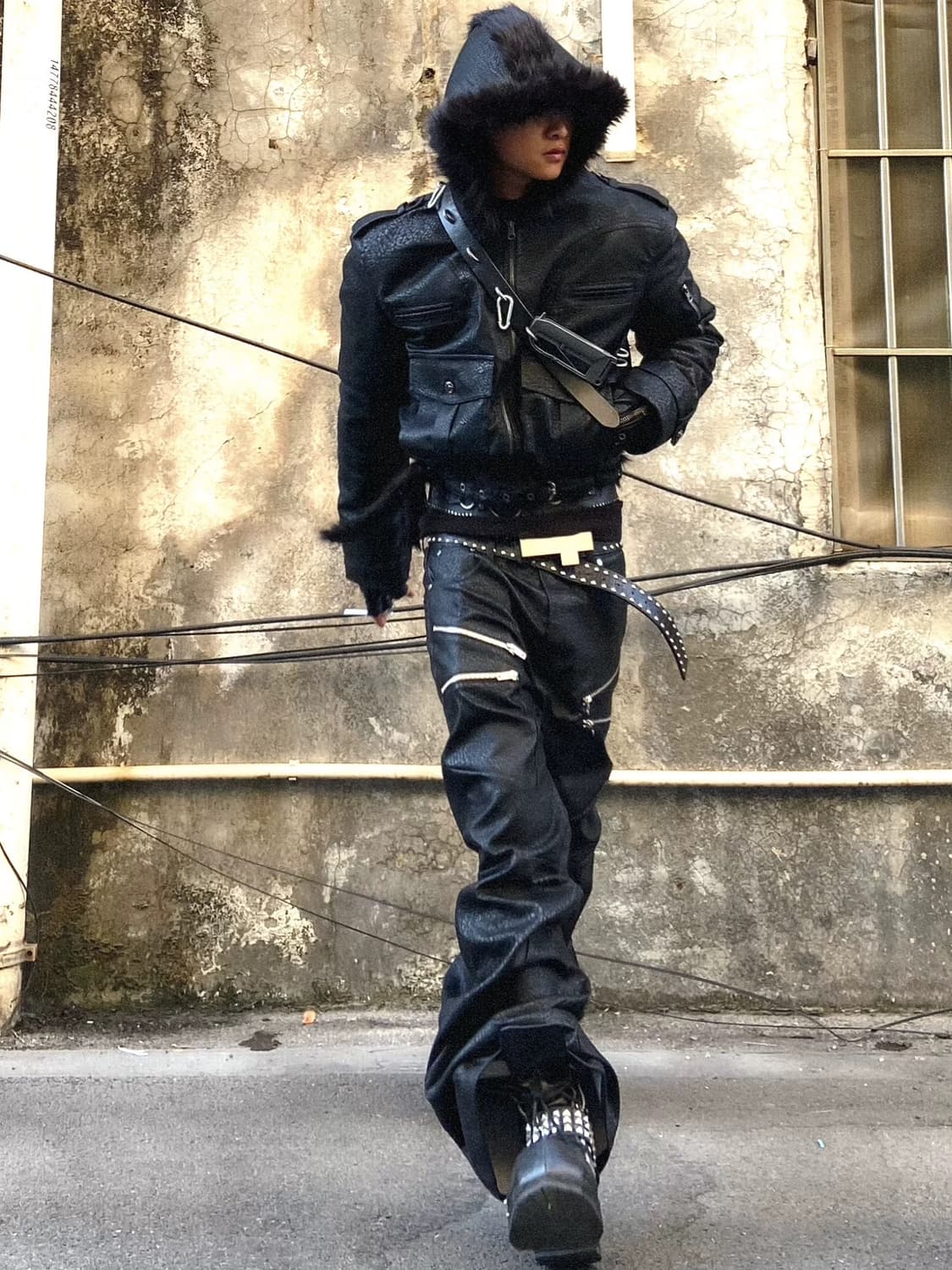 퍼 후드 레더 크롭 자켓 상품이미지2