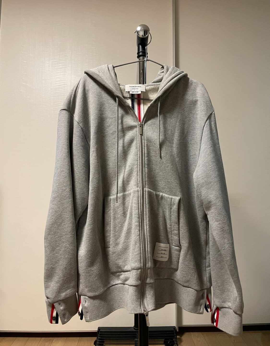 톰브라운 백삼선 후드집업 상품이미지2