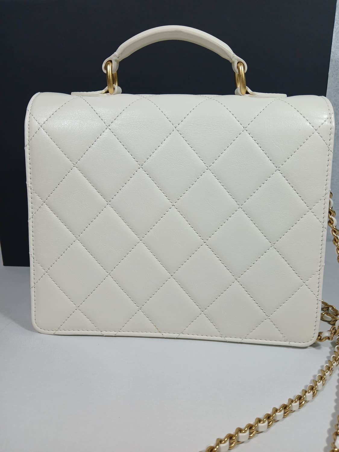 샤넬 23시즌 탑 핸들 플랩백 AS4184 상품이미지4