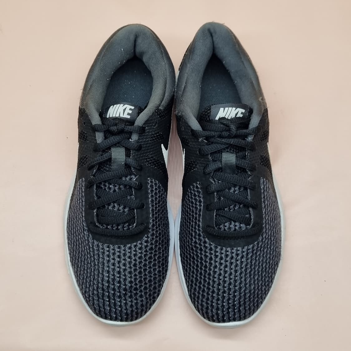 나이키 레볼루션4 여성운동화235 상품이미지2