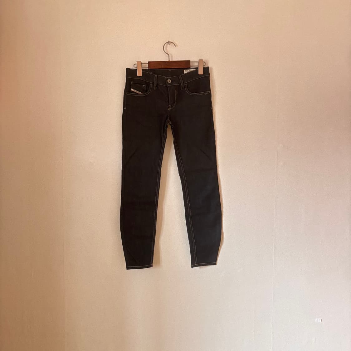 디젤 25 데님 LIVY 슬림 캐럿핏 청바지 진청 수입 정품 상품이미지1