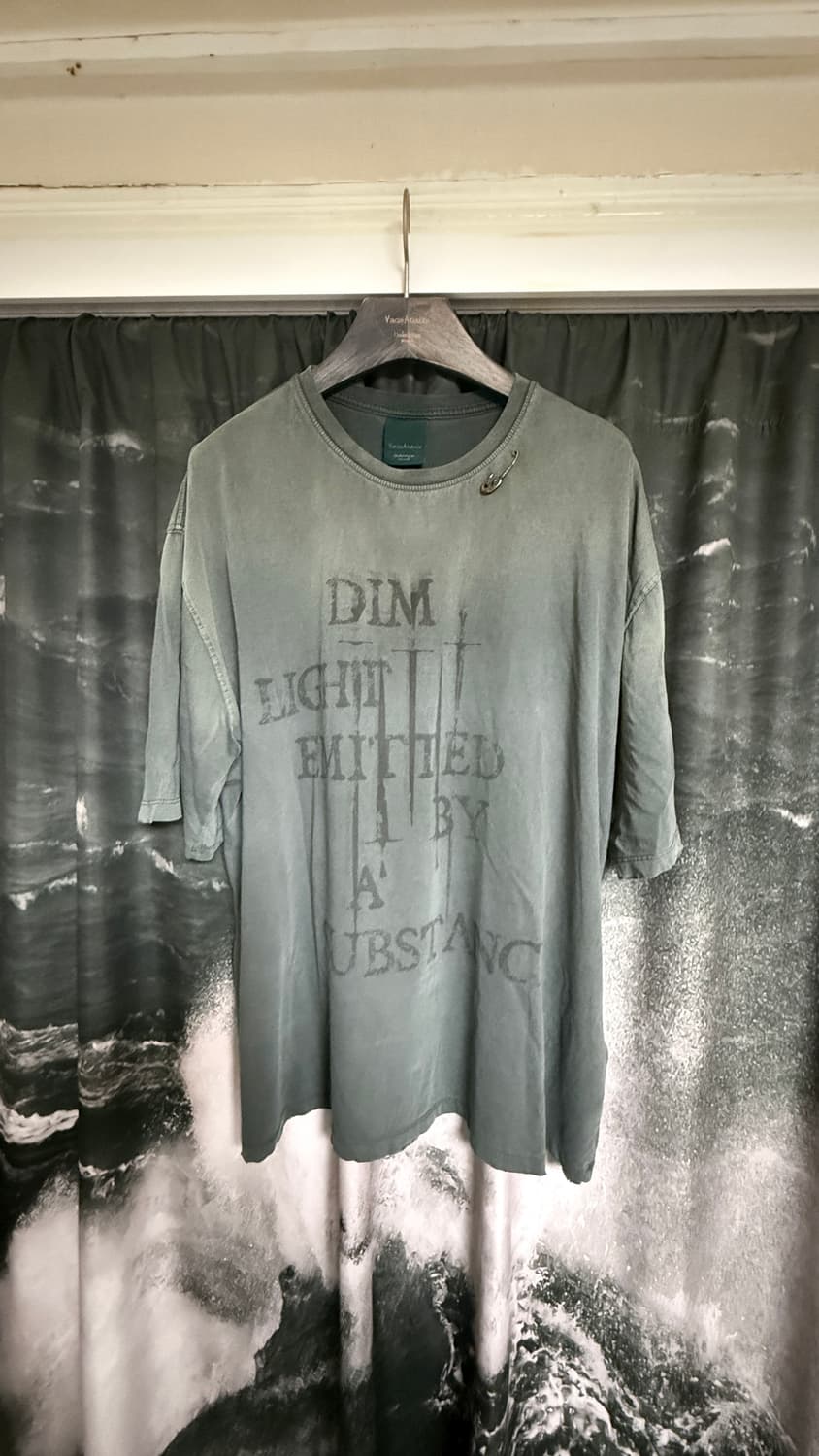 언더마이카 앤티크 플로랄 핀드 딤 라이트 에미티드 바이 서브스턴스 티셔츠 상품이미지1