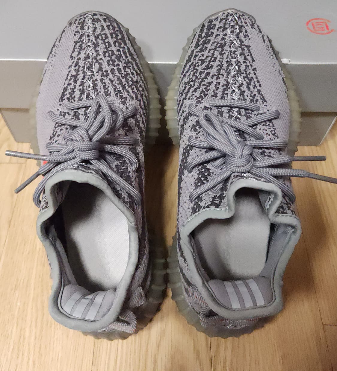 adidas 아디다스 이지 부스트 350 V2 벨루가 2.0 상품이미지6