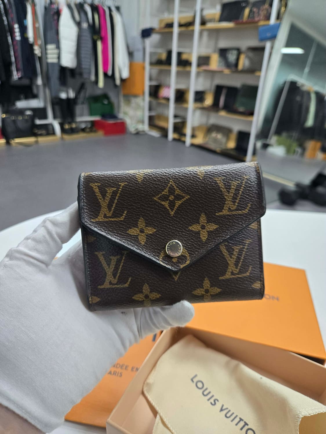 [A급컨디션] 루이비통 빅토린월릿 반지갑 상품이미지1