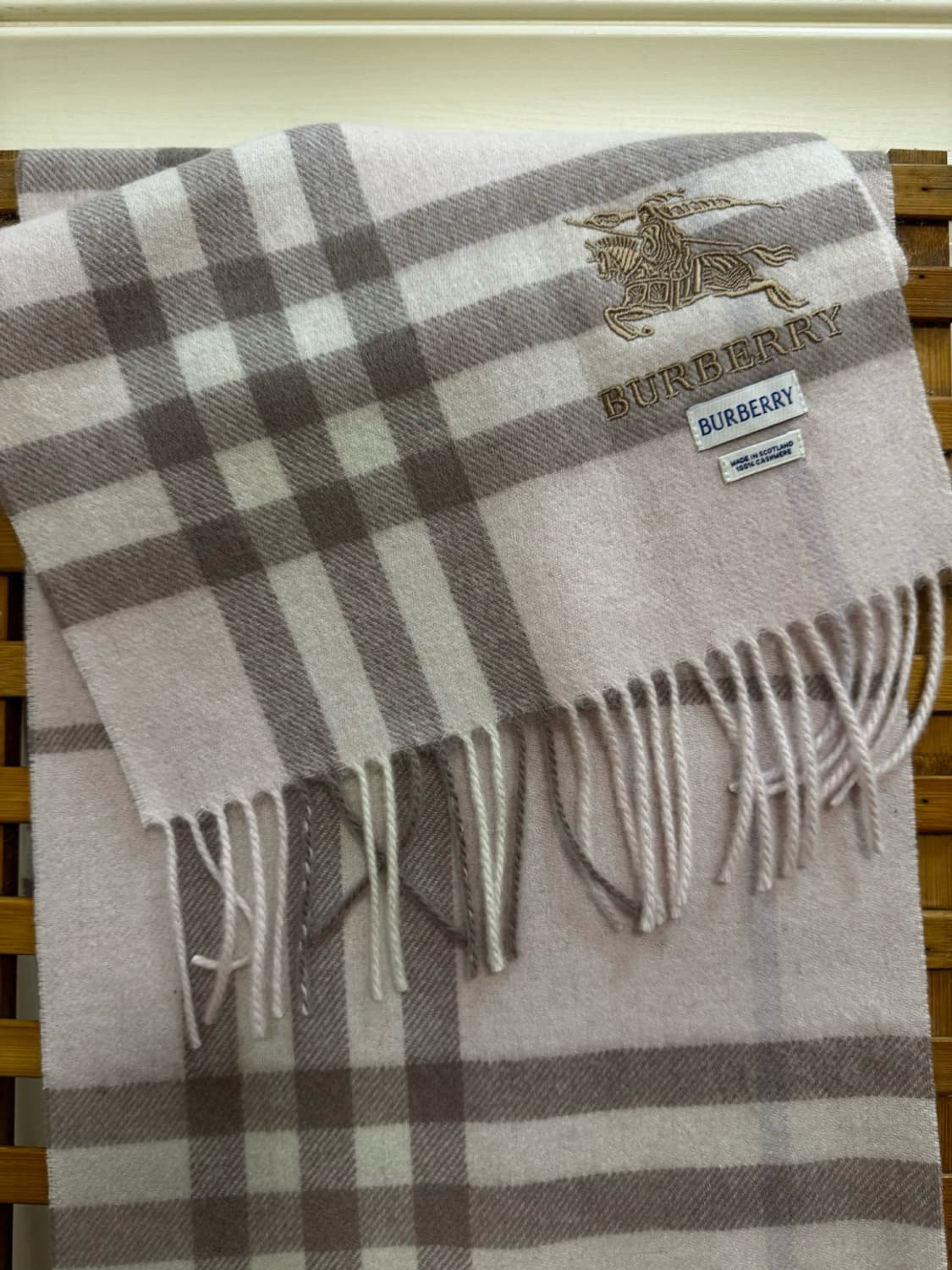 버버리숙녀 리버서블 스카프100% 램스울
 상품이미지7